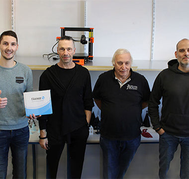 SchmelzBar spendet 3D-Drucker an die Johann-Textor-Schule Haiger